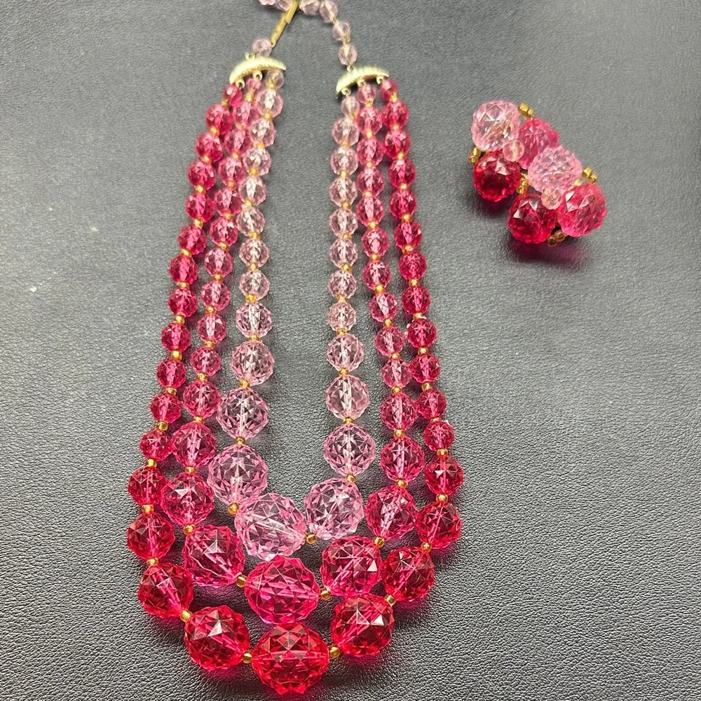 275- West Germany Pink Lucite/Acrylic Ombre triple Beaded Neck. & Clip Earrings - Picture 3 of 7